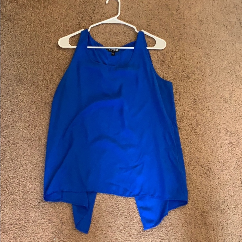 Tank with open back